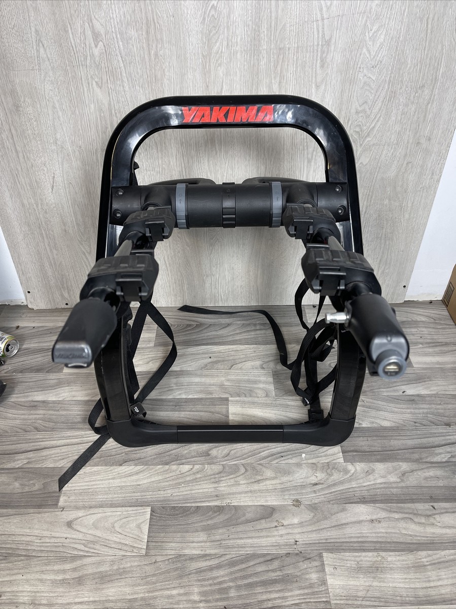 YAKIMA FULLBACK TRUNK CAR RACK BICYCLES, BLACK READ DETAILS