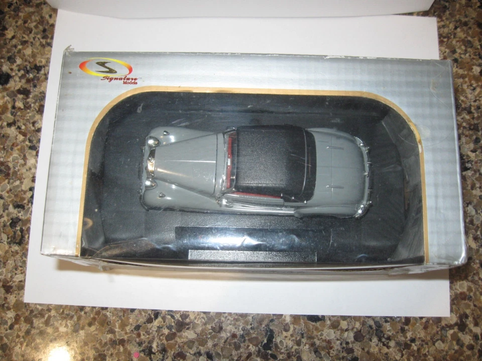 1950 Mercedes-Benz 170S  - 1:32 Scale - Signature Models Die Cast OPEN BOX - Image 3 of 4