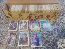 Sports Card  The Collectors Way   Storage Box with 900 Cards 1980-1990s commons