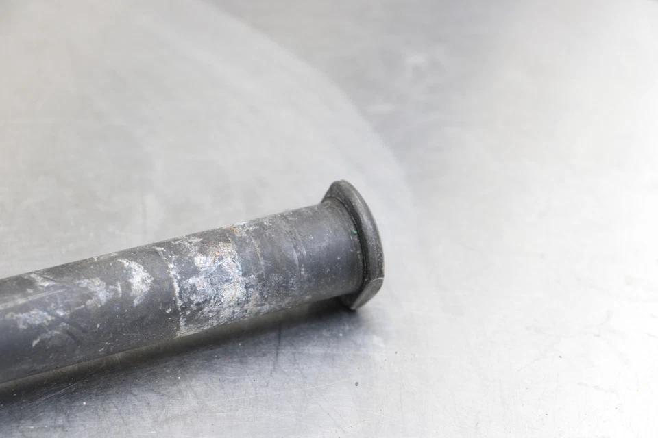 Yamaha YZF R1 2005 eje trasero llanta perno pivote eje 5SL-25381-10-00 Foto 2 de 4