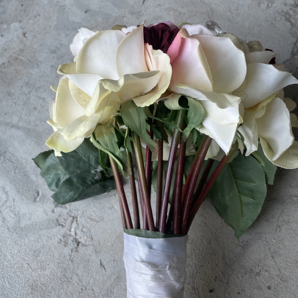 Beautiful Bride flower Bouquet for wedding - Image 4 of 4