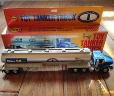 Vintage Sunoco Toy Tanker Truck 1994 Collectors Edition 1st of a Series Diecast 