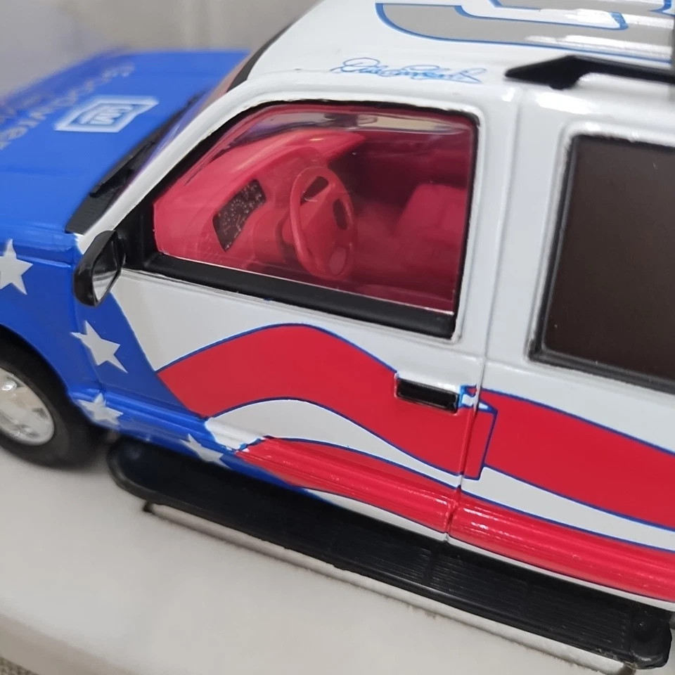 Chevy Tahoe LE 1:24 Brookfield Diecast Dale Earnhardt #3 Juegos Olímpicos de Atlanta 1996 Foto 4 de 4