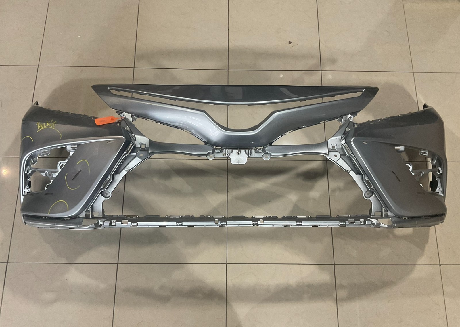 Front Bumper Cover Silver Toyota Camry XSE SE Hybrid SE 2018-20 52119+06e20 OEM