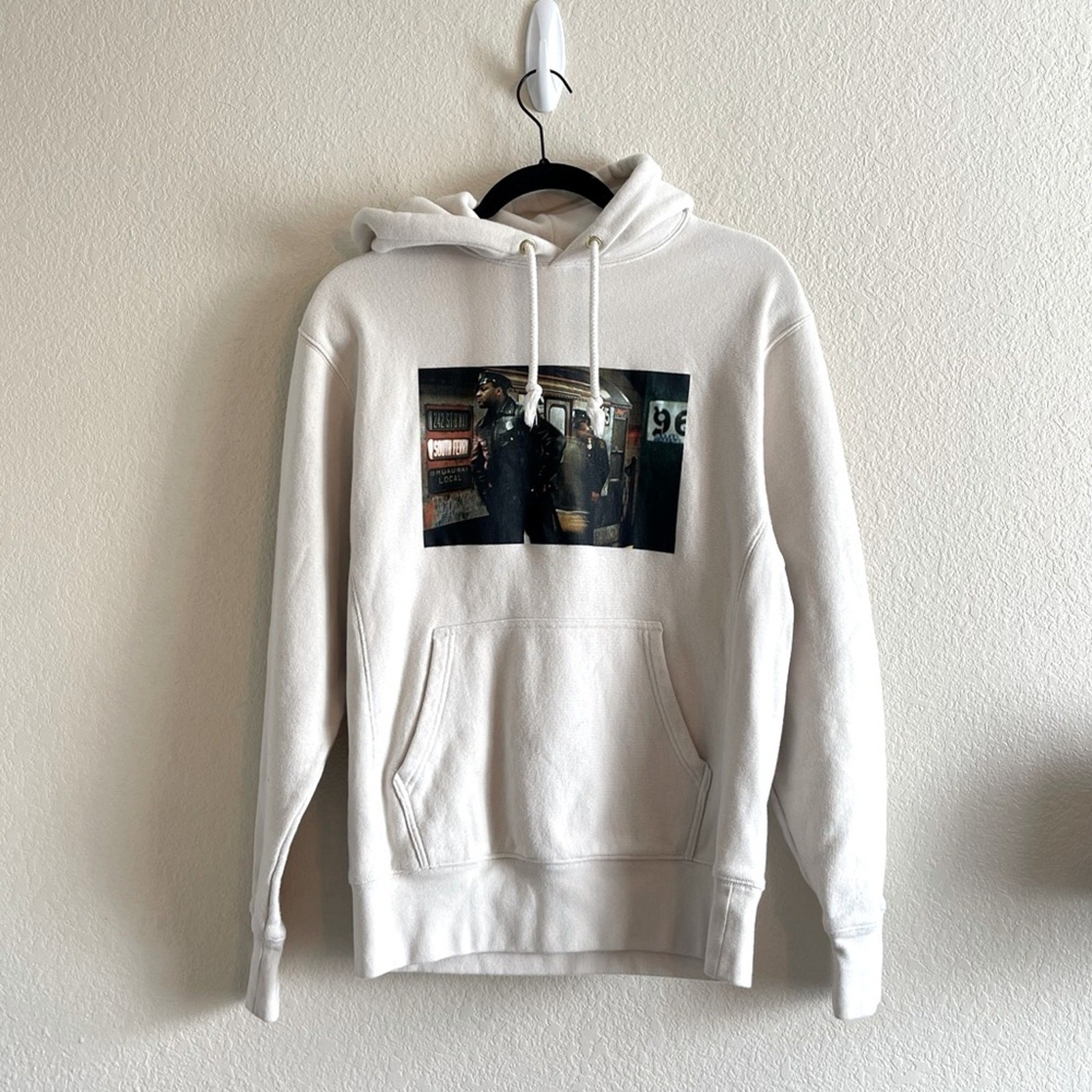 FILA Rowing Blazers x Willy Spiller Felpa Grafica con Cappuccio Colore Crema Pullover Uomo Taglia XS