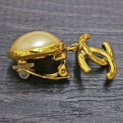 CHANEL Gold Plated CC Logos Imitation Pearl Vintage Earrings