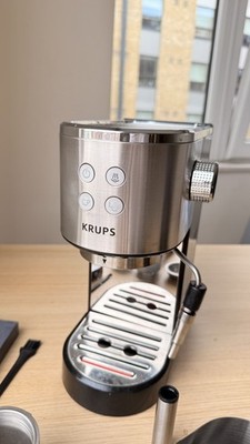Krups Virtuoso+ Steam&Pump Kaffeemaschine Silber + Kaffeemühle + Zubehör 