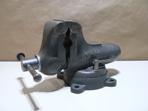 Wilton 3-1/2" C-O Bullet Vise w/ Swivel Base Schiller Park, IL Bench Vice CO