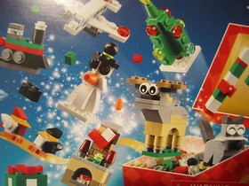 LEGO Seasonal: Christmas Build-Up (40222) - opened - all pieces included