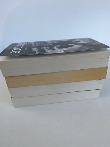 Becca Fitzpatrick Hush hush Series Silence Crescendo Finale 4 Paperback Book - Picture 4 of 13