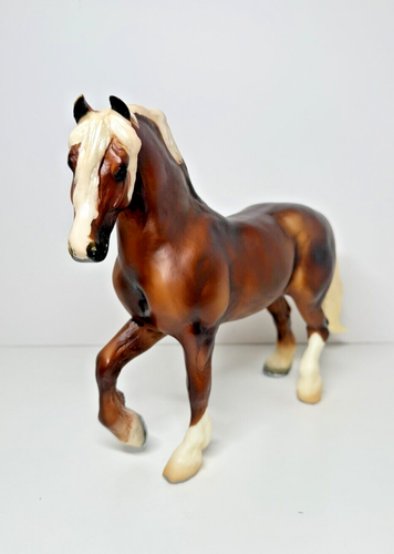 Breyer Horse -Montanara Flaxen Chestnut Friesian Breyerfest 2022 LE - Picture 5 of 21