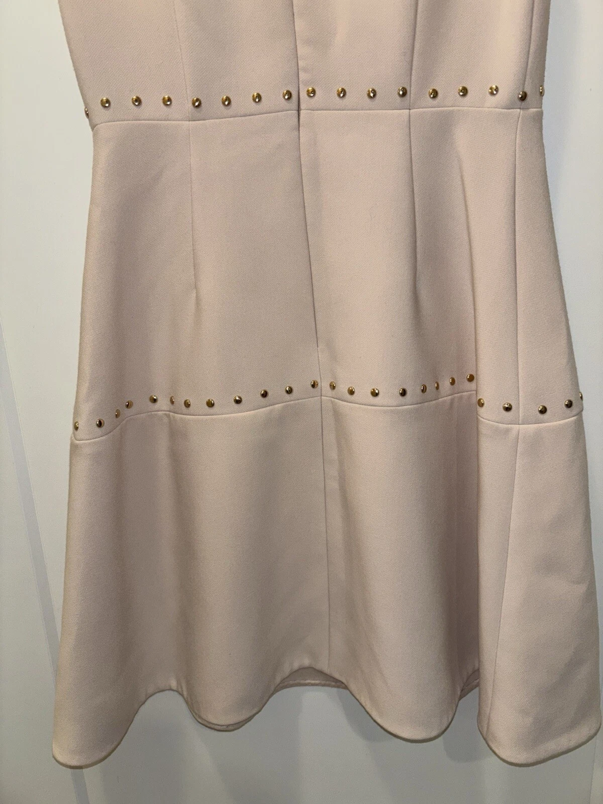 Abito Kate Spade in crepe con borchie e rugiada rosa