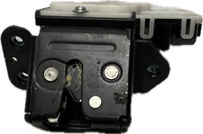 Serratura portellone posteriore per modello: MAZDA 3 anno 2015 ricambio usato