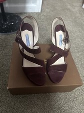 PRADA WINE size 10/Never Worn