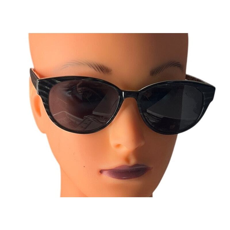 Vera Bradley Sydney Sunglasses Baroque Pattern Black and  display picture 1