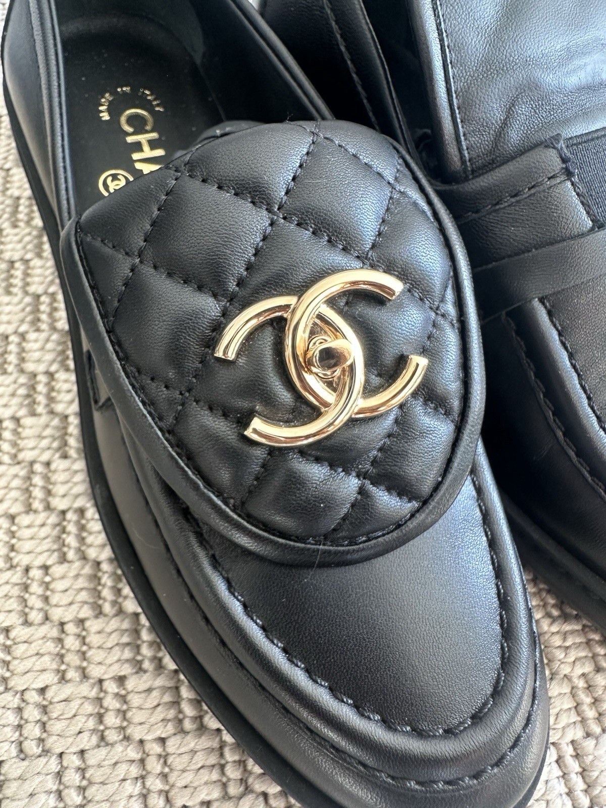 Authentic Chanel Casual Interlocking CC Quilted L… - image 5