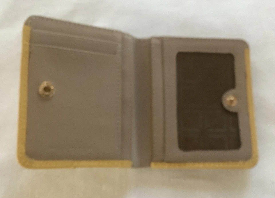 Carteira dupla de couro pequena Lodis bolso moeda mostarda com zíper - Imagem 3 de 4