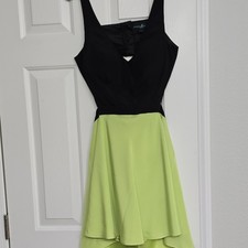 GUESS by Marciano Satin Fit & Flare Dress Black Lime V-Neck Size 10 Sleeveless