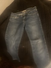 Levis Light Blue Denim 711 Skinny Jeans - size 28