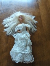Bride BARBIE DOLL 1998 Indonesia BLONDE HAIR BLUE EYES White BRIDE DRESS Jewelry