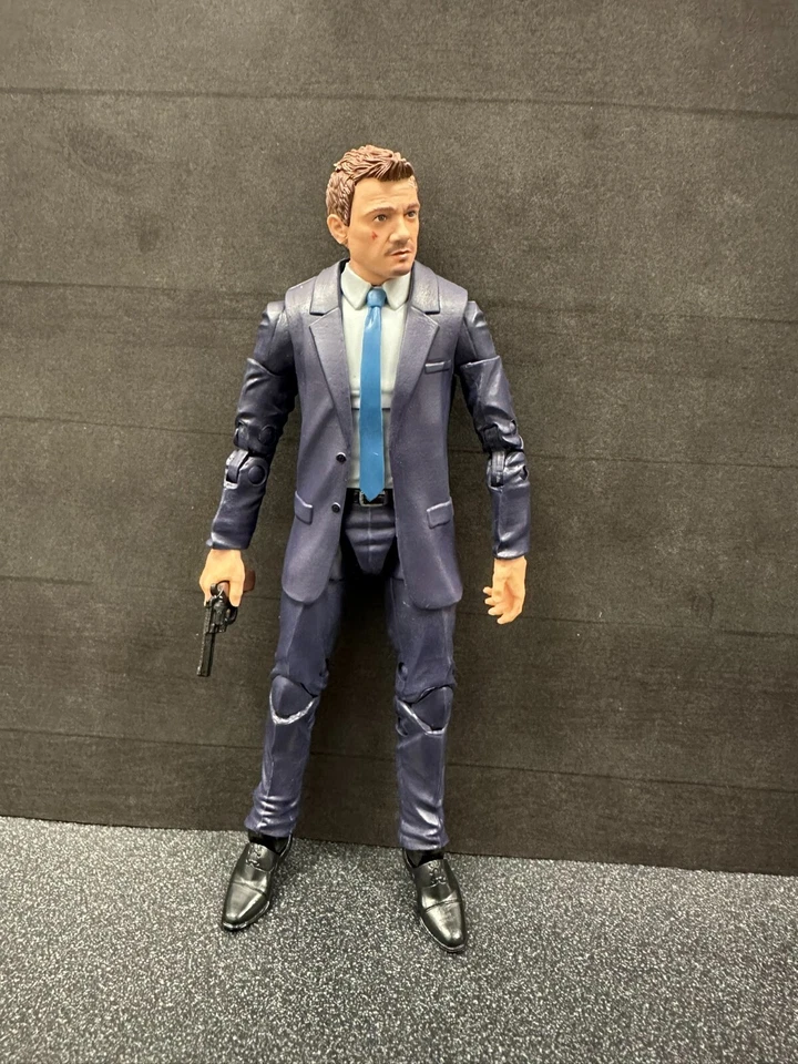 Figura personalizada Hasbro (Mike McLusky) Paramount+ MAYOR OF KINGSTOWN de 6" con pistola Foto 2 de 4