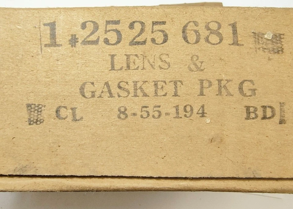 Plymouth Belvedere I Wagon 1965 luz trasera lente y paquete de junta NOS 2525681. Foto 2 de 4