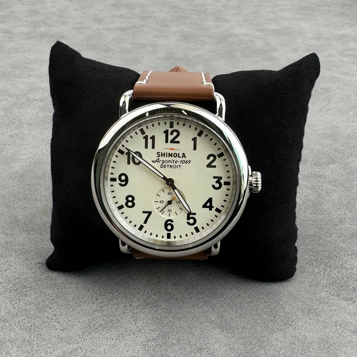Shinola The Runwell Cream Dial Leather Strap Chronograph  display picture 3