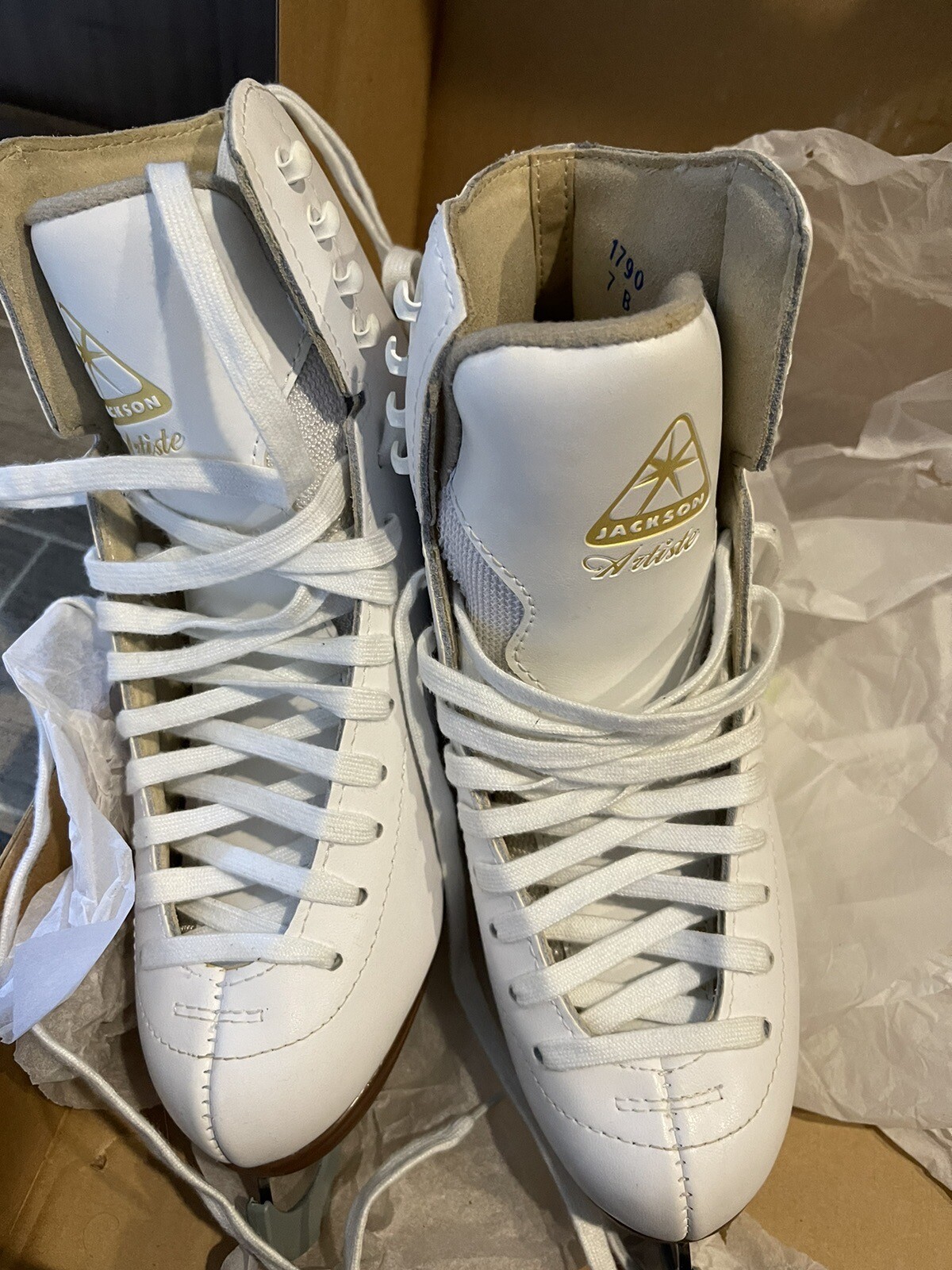 Size 7 B Jackson Artiste 1790 Figure Skating Ice Skates Womens. Open