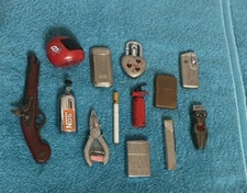 13 VINTAGE NOVELTY LIGHTER COLLECTION REFILLABLE  LIGHTER LOT