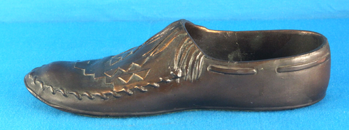 Zapato mocasín de metal de latón pesado - Imagen 5 de 9