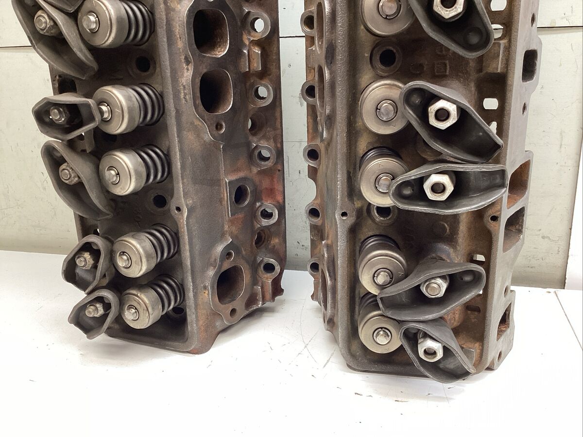1962-1969 CHEVROLET 327 / 350 CAMEL HUMP CYLINDER HEAD SET 1962-1969 CHEVROLET 327 / 350 CAMEL HUMP CYLINDER HEAD SET