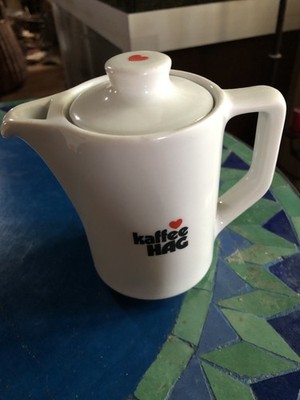 Kaffee Hag Kaffeekanne mit Herz auf dem Deckel
