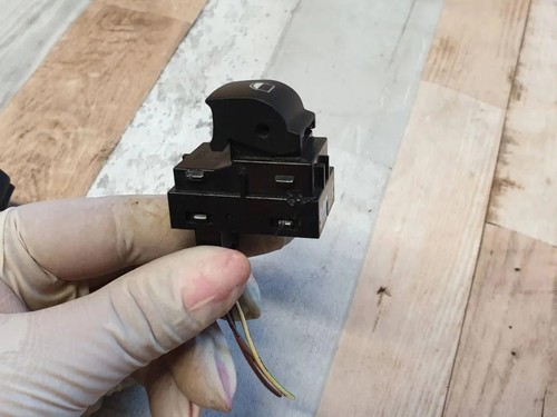 BMW 5 Touring F11 Schalter für Fensterheber hinten links 11W42E05 33993907