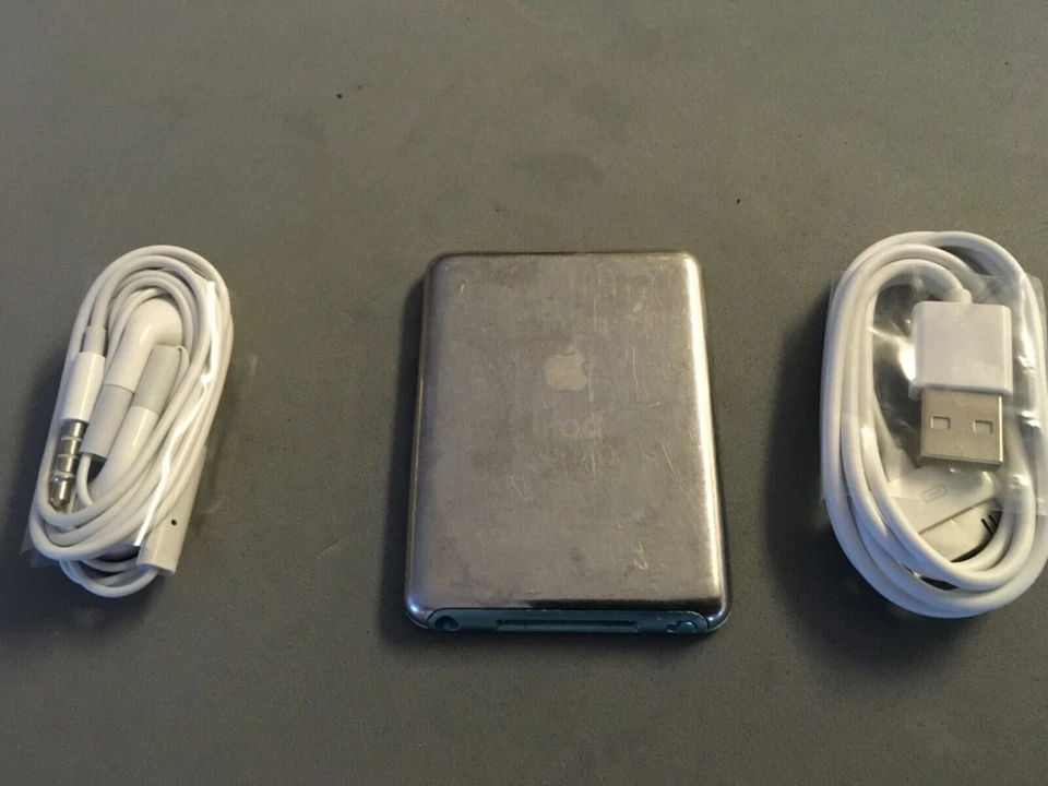 Apple iPod Nano 3rd Generation 8GB Blue New Battery - Image 3 of 3
