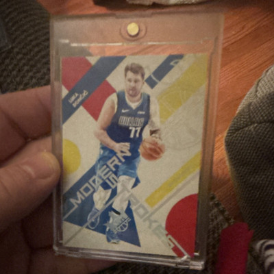 Panini Court Kings 2024-25 Modern Strokes Luka Dončić #2 Burgundy /125