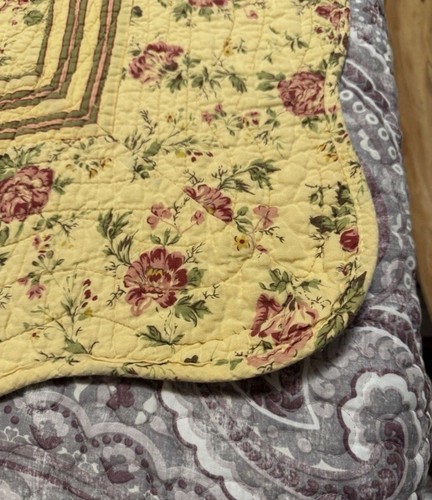 Edredón Great Finds amarillo con pequeñas rosas a rayas espalda Shabby Chic Granny Core - Imagen 3 de 19