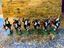 Trophy Miniatures made in UK and Retired. Six Zulu Warriors Attacking 1:32 size