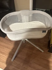 HALO BassiNest Soothing Swivel Sleeper 3.0, Baby Bassinet