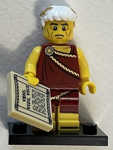 LEGO Minifigures Series 9 ROMAN EMPEROR 71000 - 100% Complete with Scroll