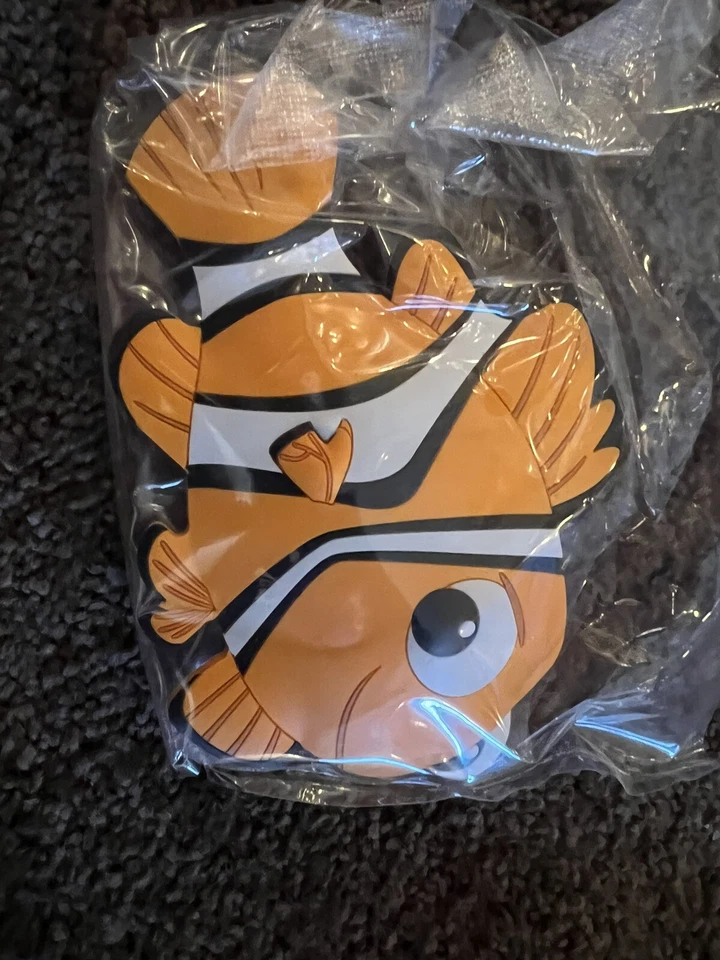 Disney Pixar Buscando a Nemo Juego de Cuatro Bañeras Nemo Dory Gill Pearl Foto 2 de 4