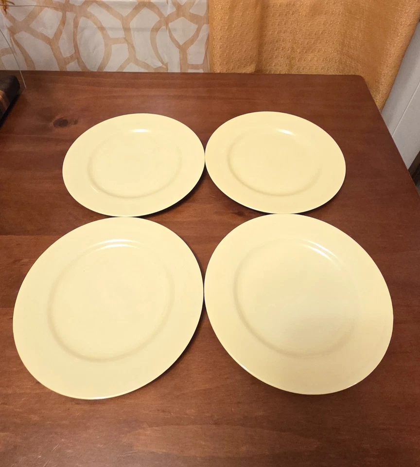 Taitu Uno by Emilio Bergamin Italy Salad Plates 7.75" Light Yellow 4 Pcs  - Image 3 of 4