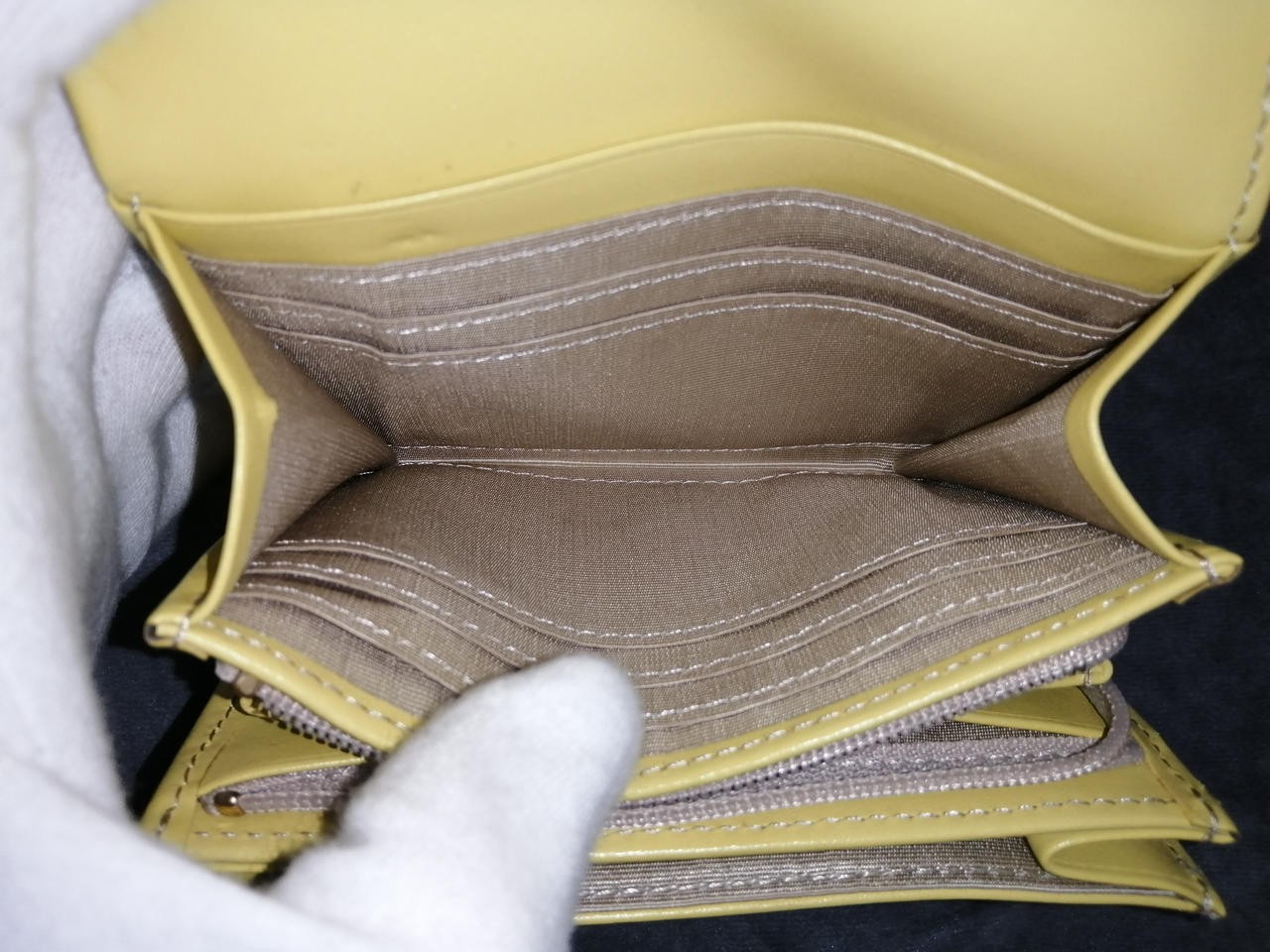 Bifold Wallet Model Beige PATRICKCOX - image 13