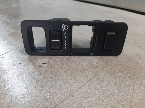 Original Mitsubishi Carisma Schalterblende MR240907 Leuchtweite MR114337