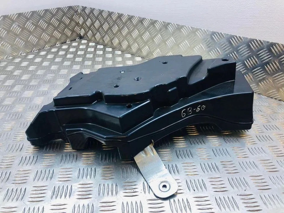 AUDI A3 Sportback 8PA Subwoofer 8P4035382 2.00 Diesel 103kw 2006 31813452 - Photo 1/1