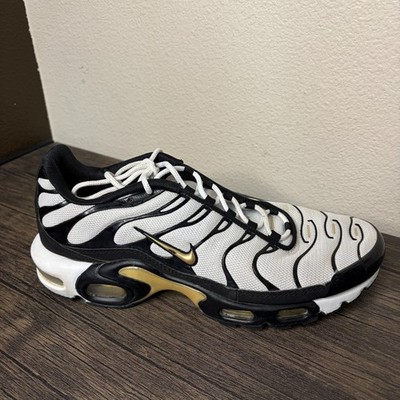NIKE TN AirMax Plus CZ9188-001 Mens 9 White Black Metallic Gold 4958