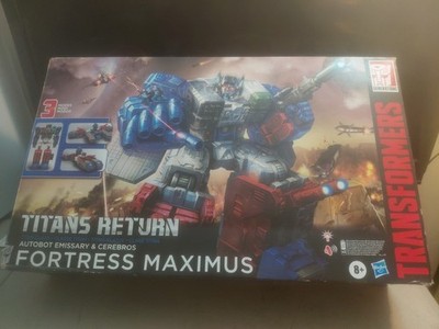 Hasbro Transformers Generations Titans Return: Fortress Maximus Action Figures