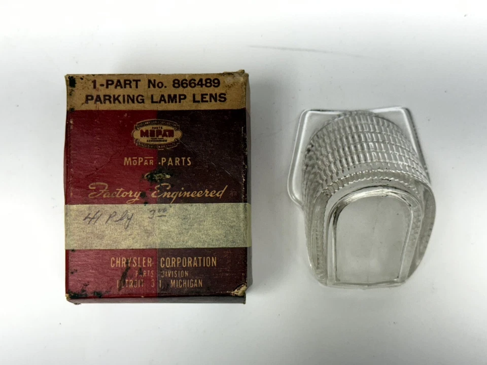 1941 Plymouth P11 Deluxe P12 Special Deluxe Parking Lamp Light Lens 866489 NOS. - Image 3 of 4
