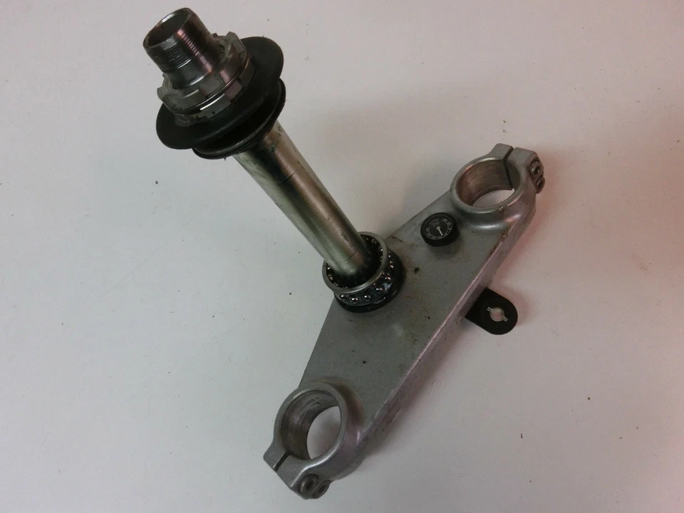 Triumph Sprint GT 1050 ABS 215ND 10-16 Gabelbrücke unten Gabel fork bridge - Bild 1 von 1
