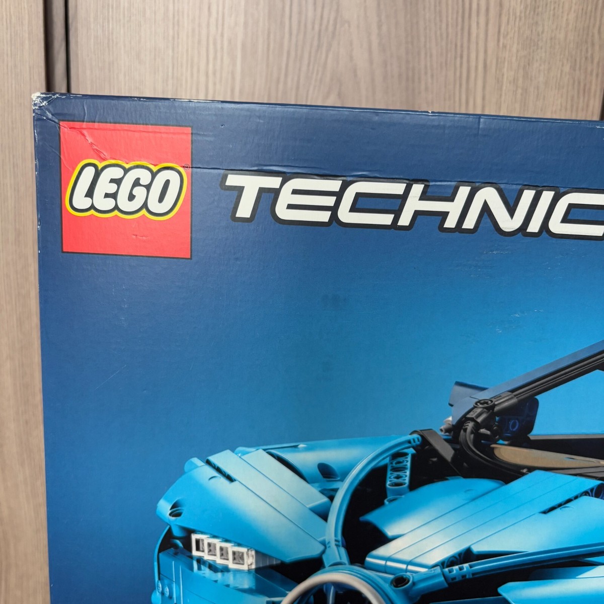 LEGO Technic Bugatti Chiron 42083 Figure with box Complete set