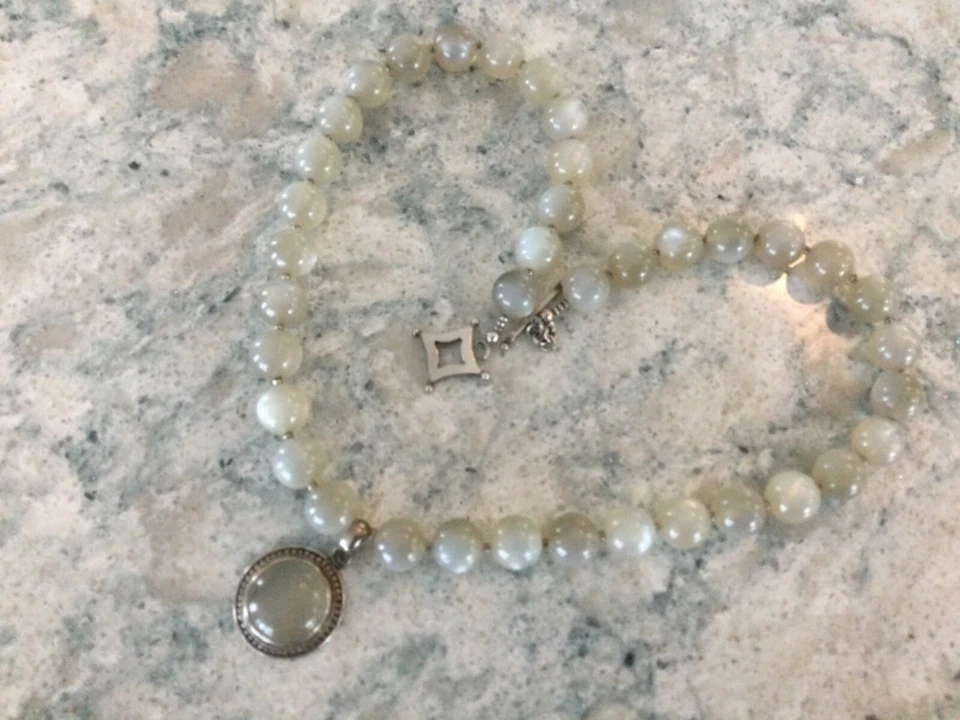 Colar e pingente feitos à mão de prata esterlina 925 natural raro verde pedra da lua - Imagem 2 de 4